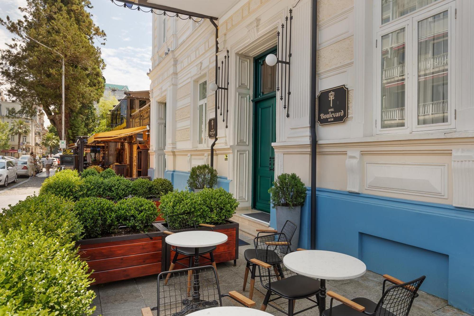 Boulevard Hotel Batoumi Extérieur photo