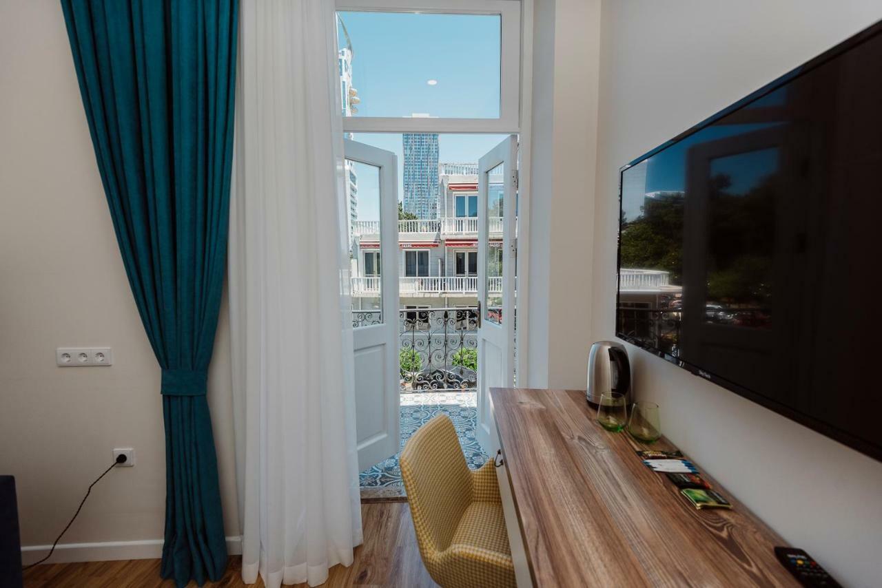 Boulevard Hotel Batoumi Extérieur photo